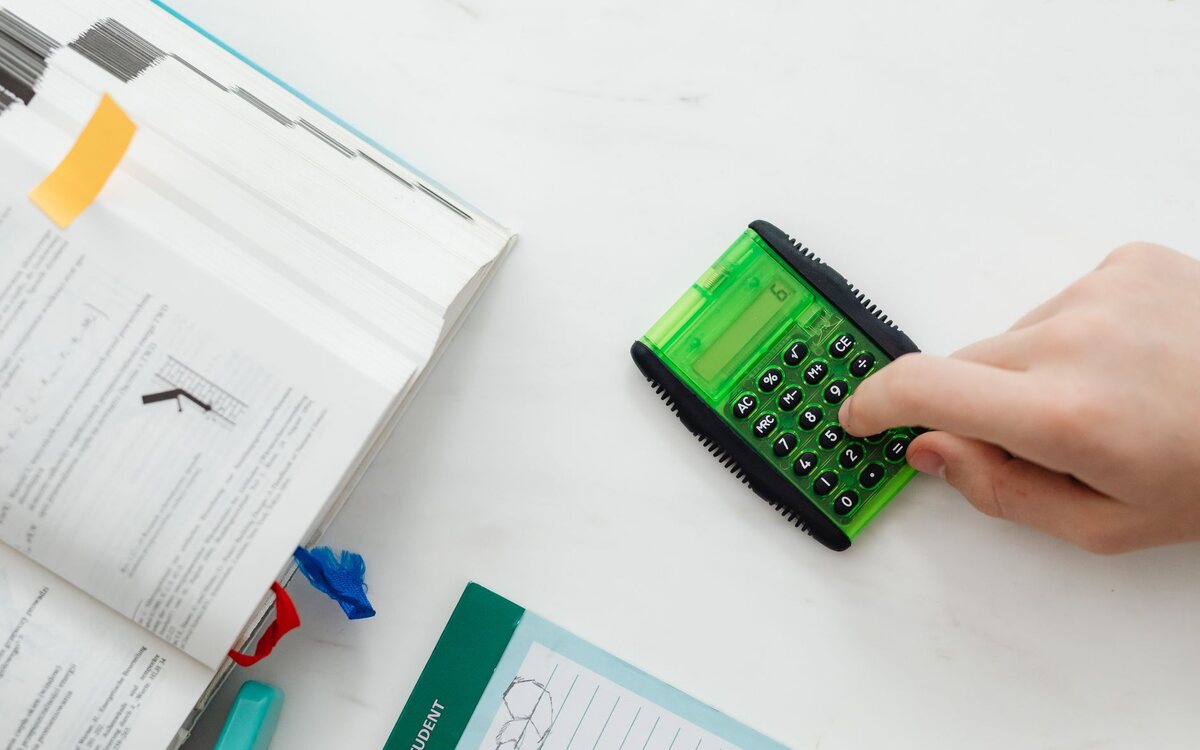 Calculadora entre materiais de artesanato